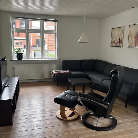 Hus Naer Billund Med Spabad, Have, Grill Og Privat Carport Daire Grindsted