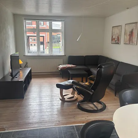 Hus Naer Billund Med Spabad, Have, Grill Og Privat Carport Daire Grindsted