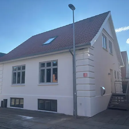 Hus Naer Billund Med Spabad, Have, Grill Og Privat Carport Leilighet *